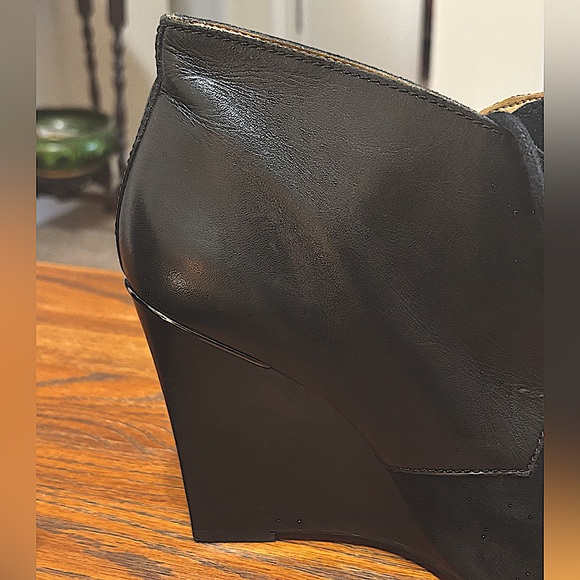 Coach Mercy Black Leather/ Suede Tie Front Ankle Boots, Wedge Heel. Size 8 - Picture 6 of 13